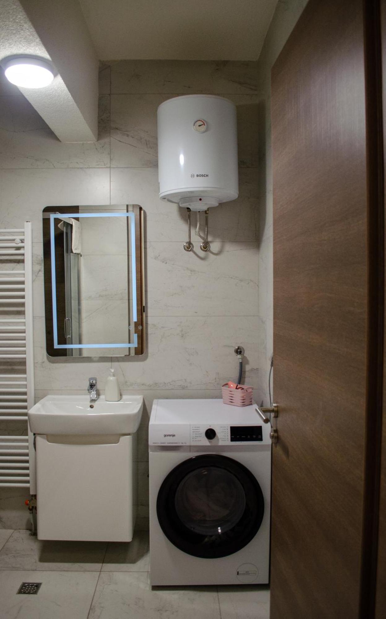 Comfort Bulevar With Garage Sarajevo